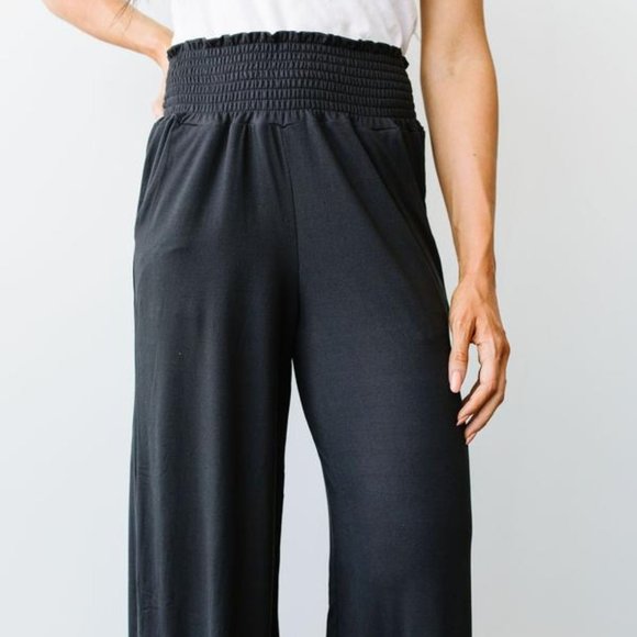 Go Get 'Em Gaucho Pants In Black - Picture 1 of 4
